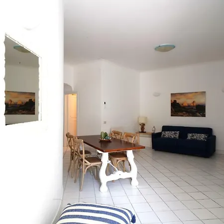 Regina Di - Casa Plinio -