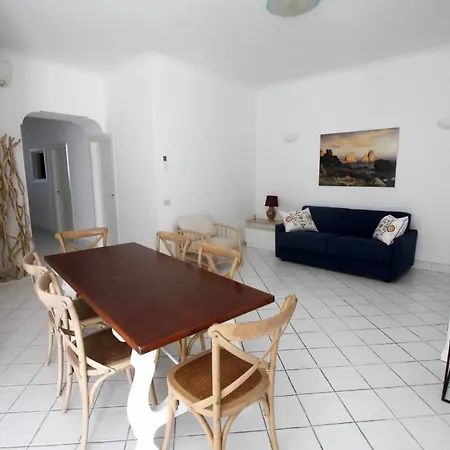 Regina Di - Casa Plinio - *