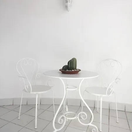 Regina Di - Casa Plinio - *