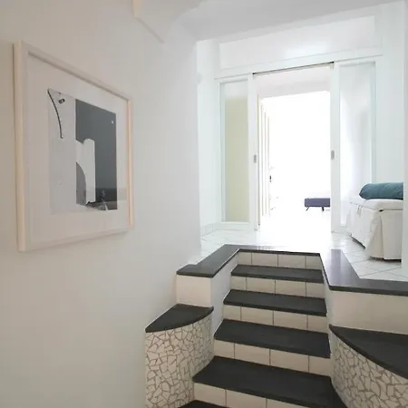 Regina Di - Casa Plinio - * Capri